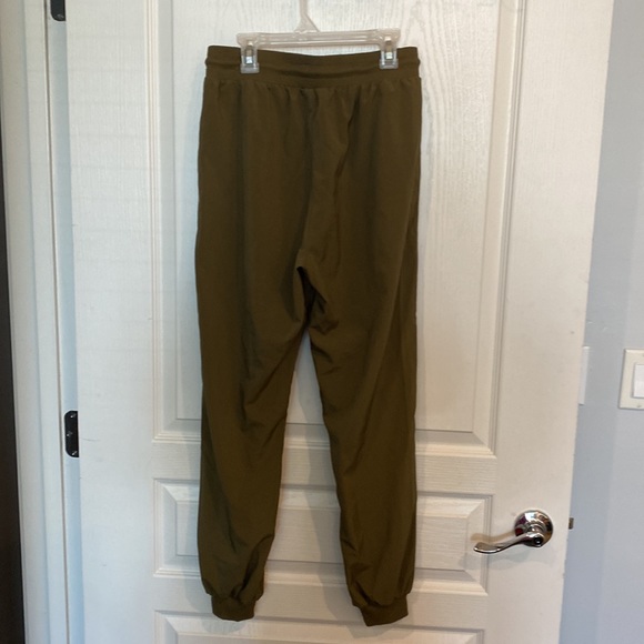 Forever 21 light weight joggers - Picture 2 of 5